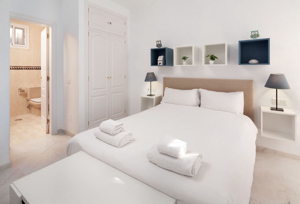 2 slaapkamer Appartement te koop in Calahonda met zwembad garage - € 269.000 (Ref: 9563768)