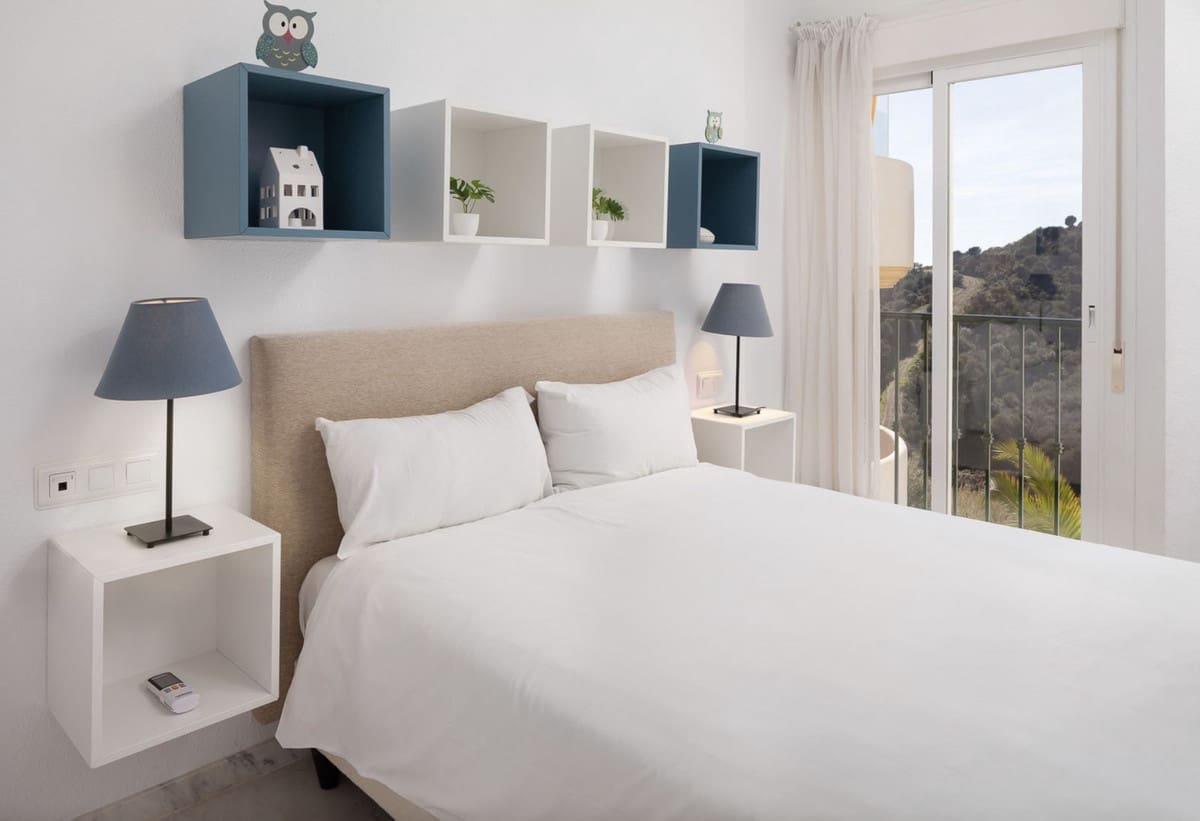 2 slaapkamer Appartement te koop in Calahonda met zwembad garage - € 269.000 (Ref: 9563768)