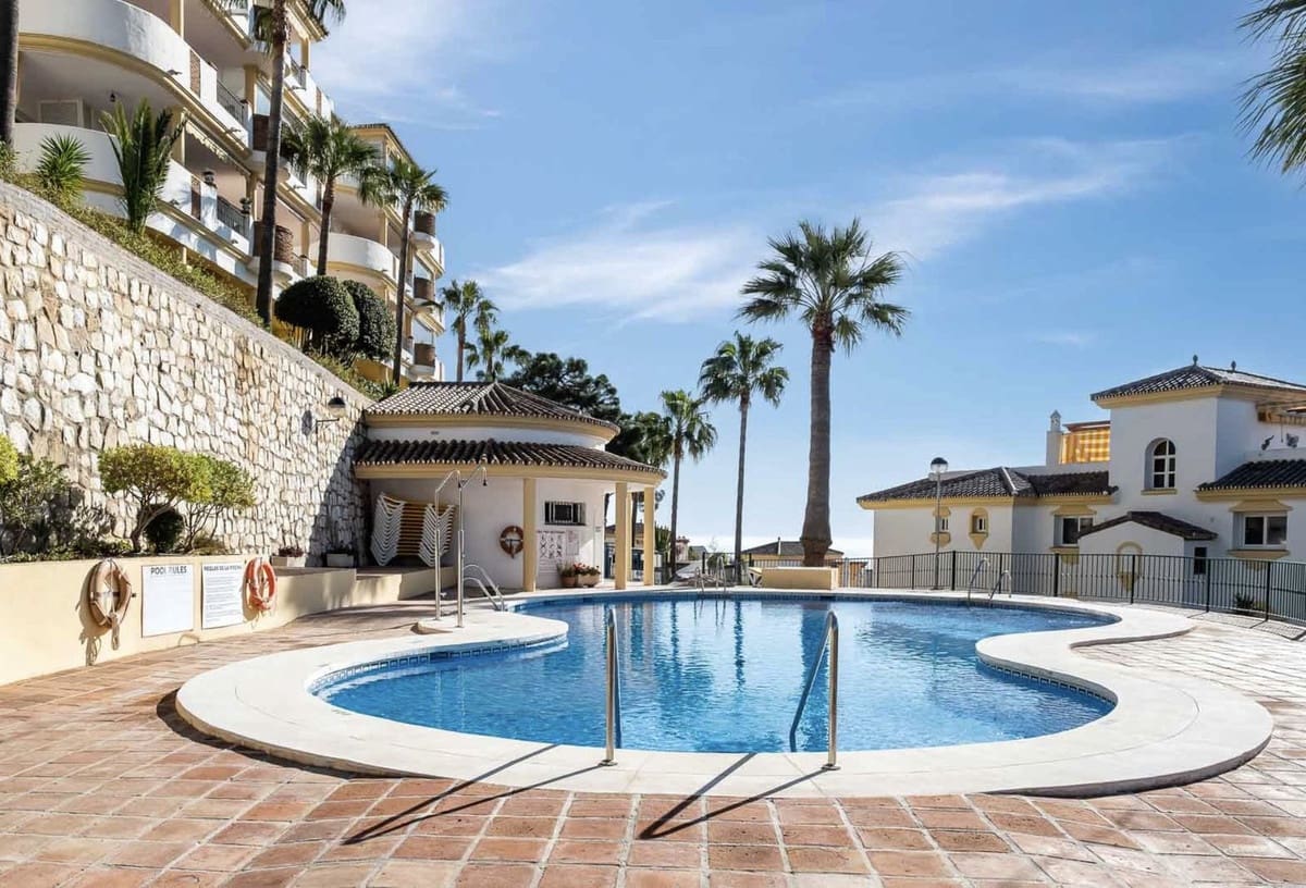 2 slaapkamer Appartement te koop in Calahonda met zwembad garage - € 269.000 (Ref: 9563768)