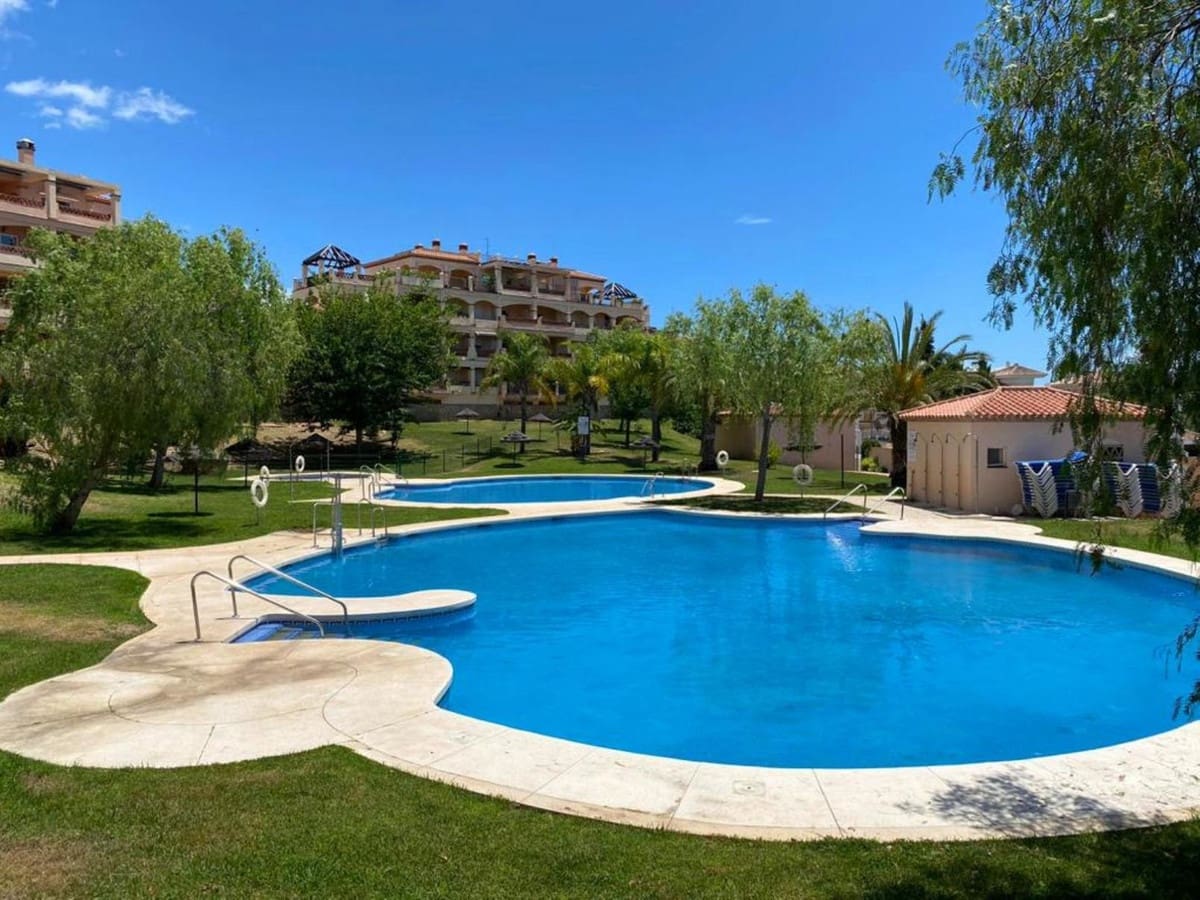 3 soveværelse Byhus til salg i Mijas Golf med swimmingpool garage - € 450.000 (Ref: 9591943)