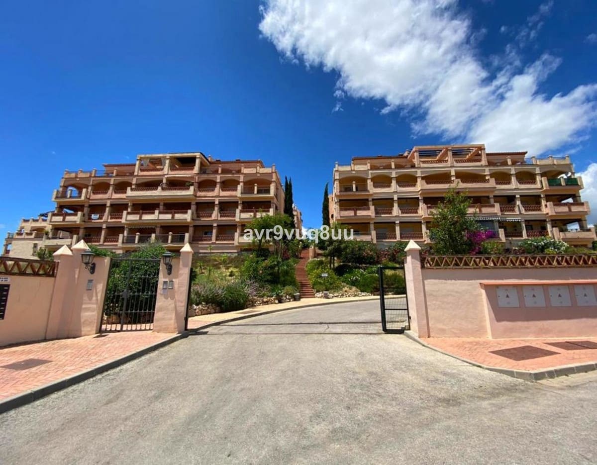 3 bedroom Townhouse for sale in Mijas Golf with pool garage - € 425,000 (Ref: 9591943)