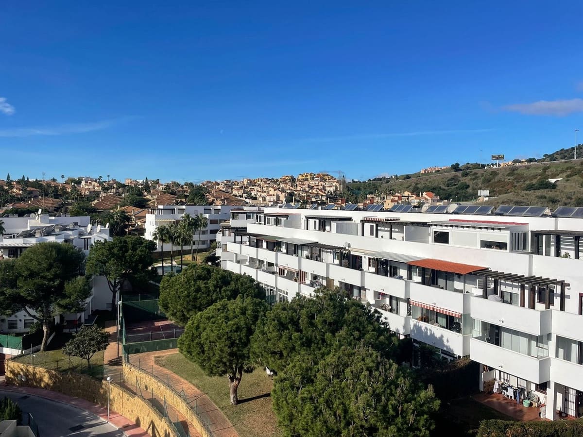 3 slaapkamer Appartement te koop in Riviera del Sol met zwembad garage - € 332.000 (Ref: 9596725)