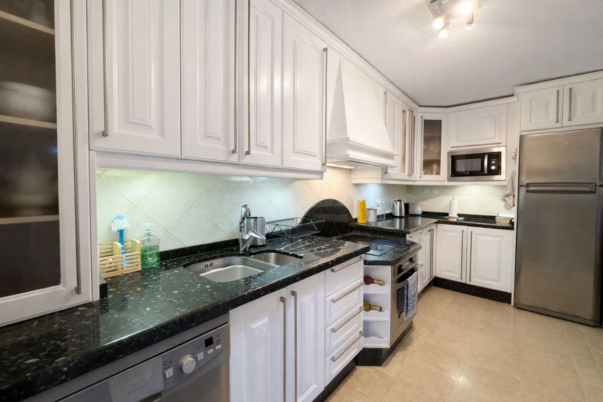 2 Zimmer Apartment zu verkaufen in Mijas Golf mit Pool Garage - 319.000 € (Ref: 9603092)