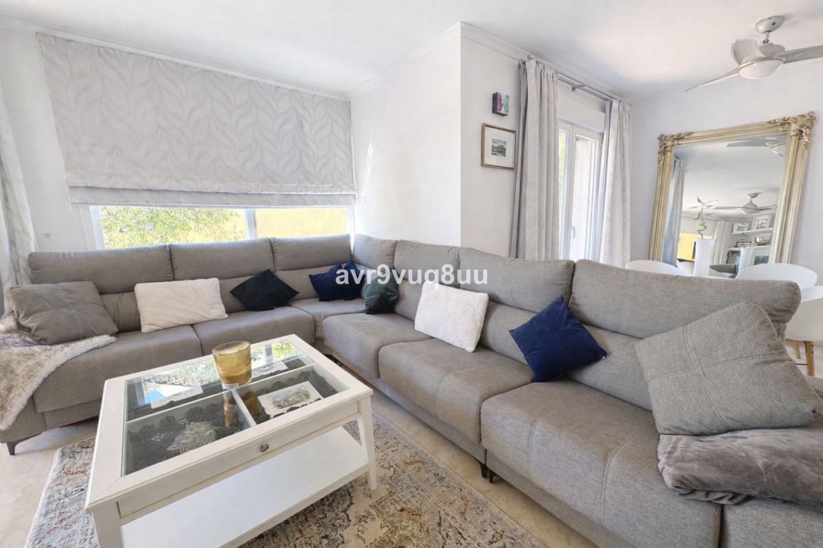 4 slaapkamer Halfvrijstaande villa te koop in Riviera del Sol met zwembad garage - € 469.950 (Ref: 9618707)