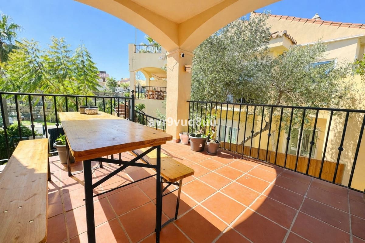 4 slaapkamer Halfvrijstaande villa te koop in Riviera del Sol met zwembad garage - € 469.950 (Ref: 9618707)