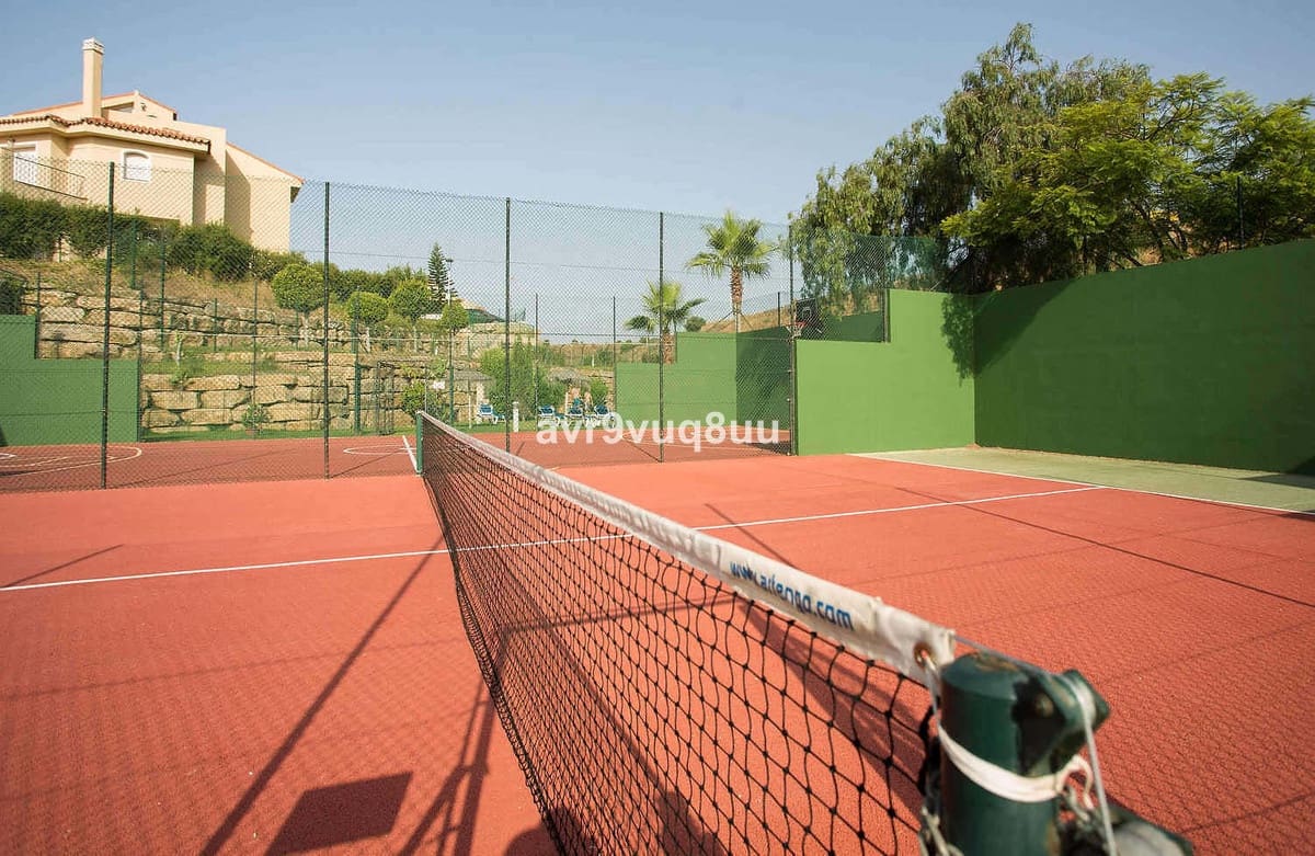 4 slaapkamer Halfvrijstaande villa te koop in Riviera del Sol met zwembad garage - € 469.950 (Ref: 9618707)