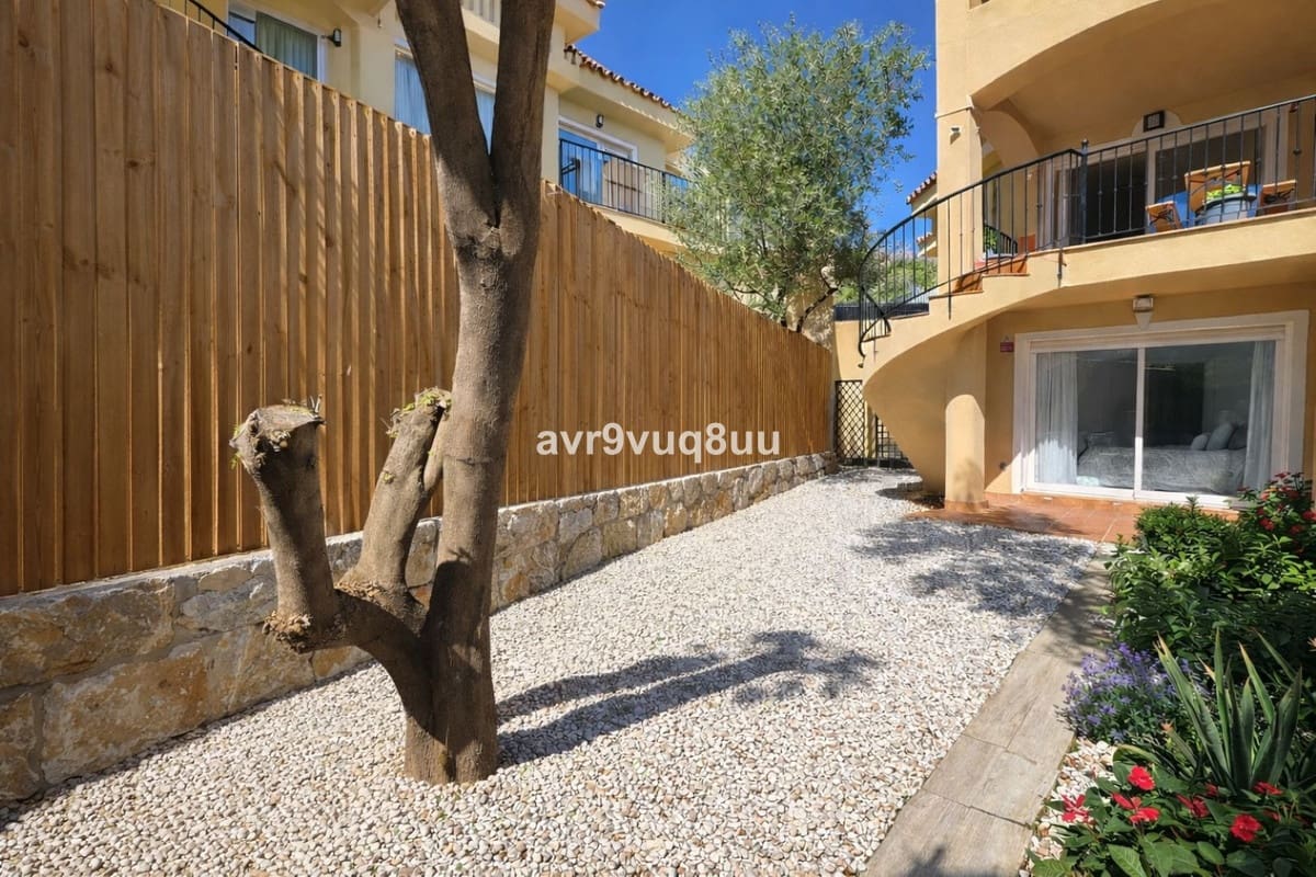 4 slaapkamer Halfvrijstaande villa te koop in Riviera del Sol met zwembad garage - € 469.950 (Ref: 9618707)