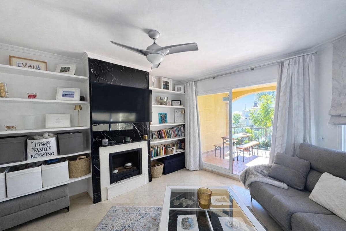 4 bedroom Semi-detached Villa for sale in Riviera del Sol with pool garage - € 469,950 (Ref: 9618707)