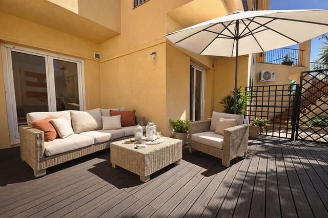 4 soveværelse Semi-Rækkehus til salg i Riviera del Sol, Mijas med swimmingpool garage - € 469.950 (Ref: 9618707)