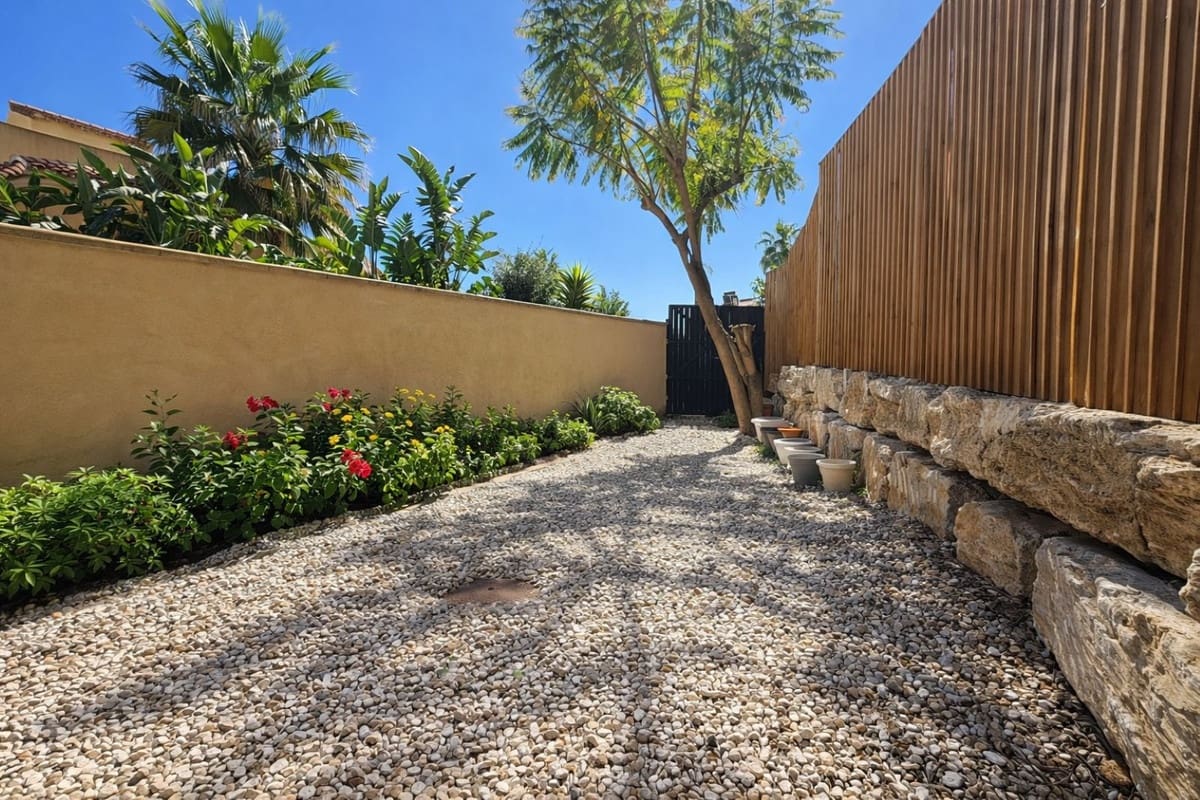 4 bedroom Semi-detached Villa for sale in Riviera del Sol with pool garage - € 469,950 (Ref: 9618707)