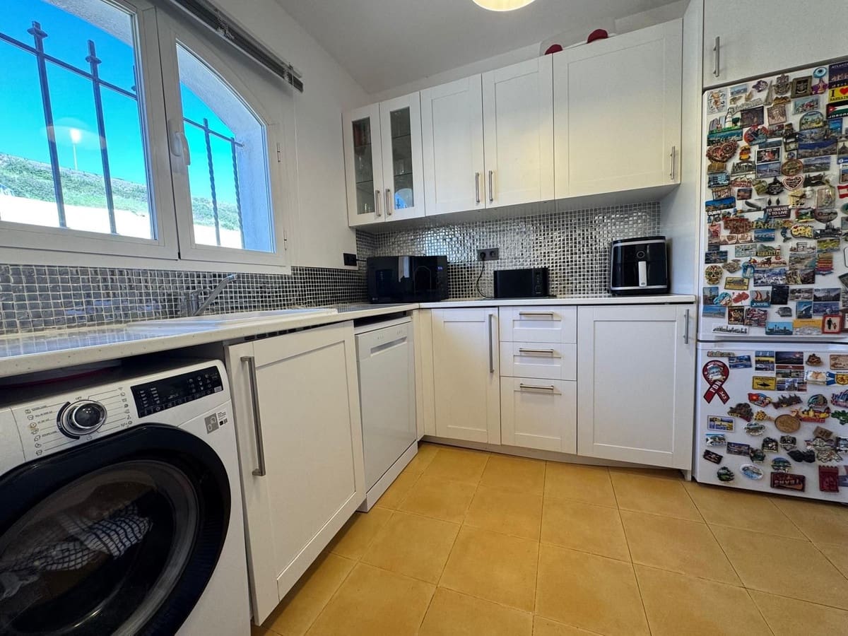 4 bedroom Semi-detached Villa for sale in Riviera del Sol with pool garage - € 469,950 (Ref: 9618707)