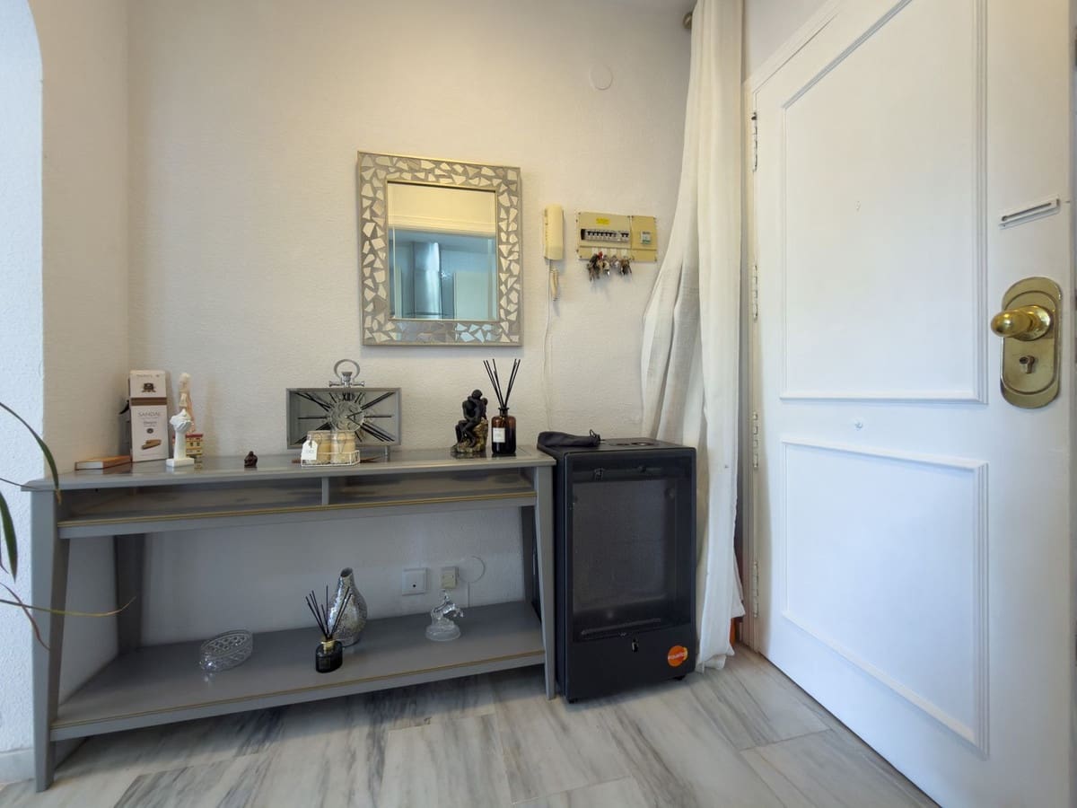 2 makuuhuone Huoneisto myytävänä paikassa Malaga kaupunki mukana uima-altaan - 349 000 € (Ref: 9622281)