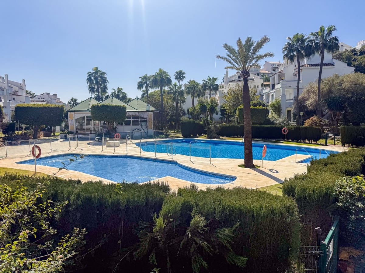 2 soverom Leilighet til salgs i Malaga by med svømmebasseng - € 340 000 (Ref: 9622281)