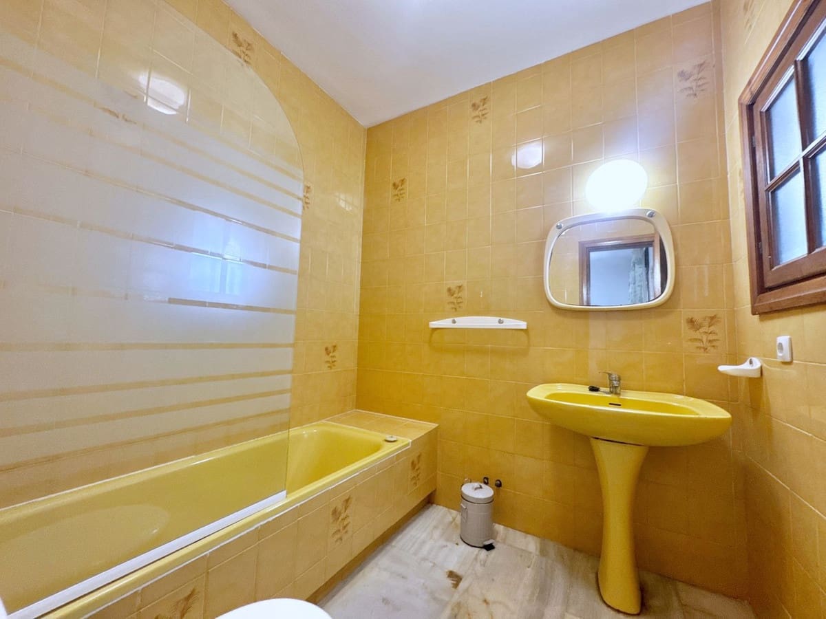 5 slaapkamer Villa te koop in El Rosario met zwembad - € 950.000 (Ref: 9628316)