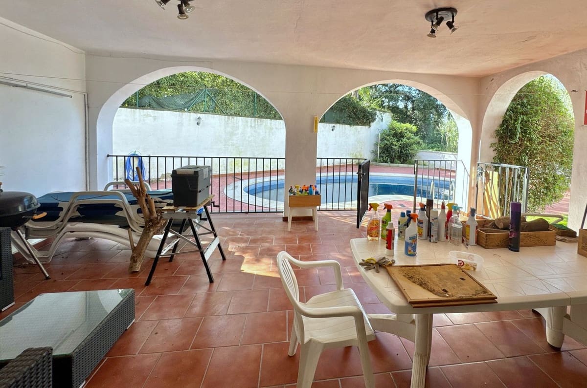 5 slaapkamer Villa te koop in El Rosario met zwembad - € 950.000 (Ref: 9628316)