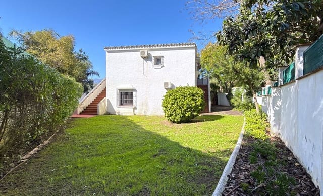 5 soverom Villa til salgs i El Rosario, Marbella med svømmebasseng - € 950 000 (Ref: 9628316)