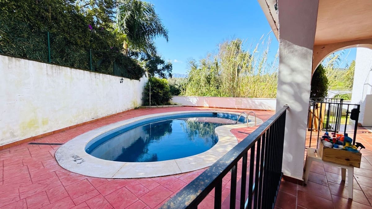 5 soverom Villa til salgs i El Rosario med svømmebasseng - € 950 000 (Ref: 9628316)