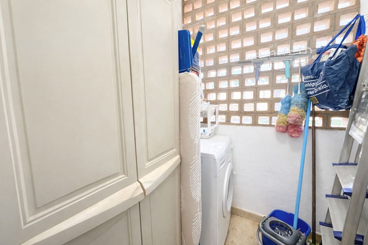 2 chambre Appartement à vendre à Riviera del Sol avec piscine garage - 289 950 € (Ref: 9635162)