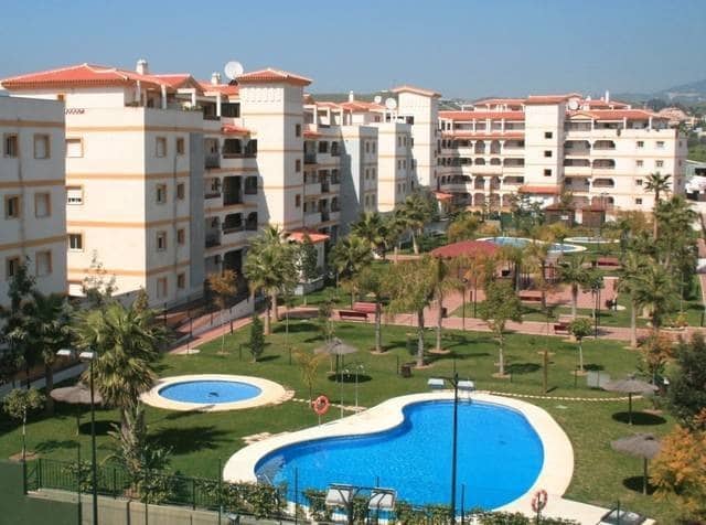 Apartamento de 3 habitaciones en Mijas Golf, Mijas en venta con piscina garaje - 275.000 € (Ref: 9665425)