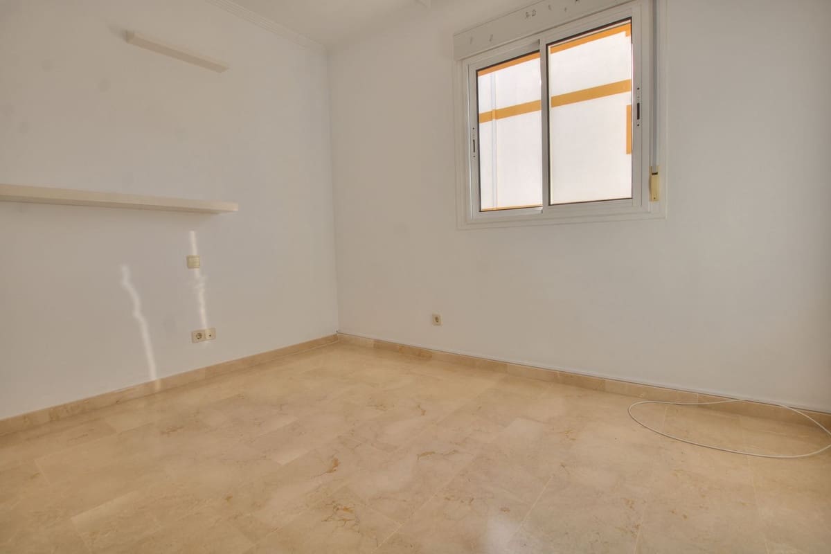 Apartamento de 3 habitaciones en Mijas Golf en venta con piscina garaje - 275.000 € (Ref: 9665425)