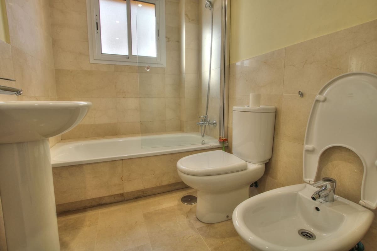 Apartamento de 3 habitaciones en Mijas Golf en venta con piscina garaje - 275.000 € (Ref: 9665425)