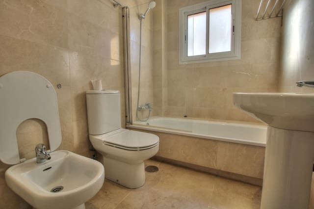 Apartamento de 3 habitaciones en Mijas Golf, Mijas en venta con piscina garaje - 275.000 € (Ref: 9665425)