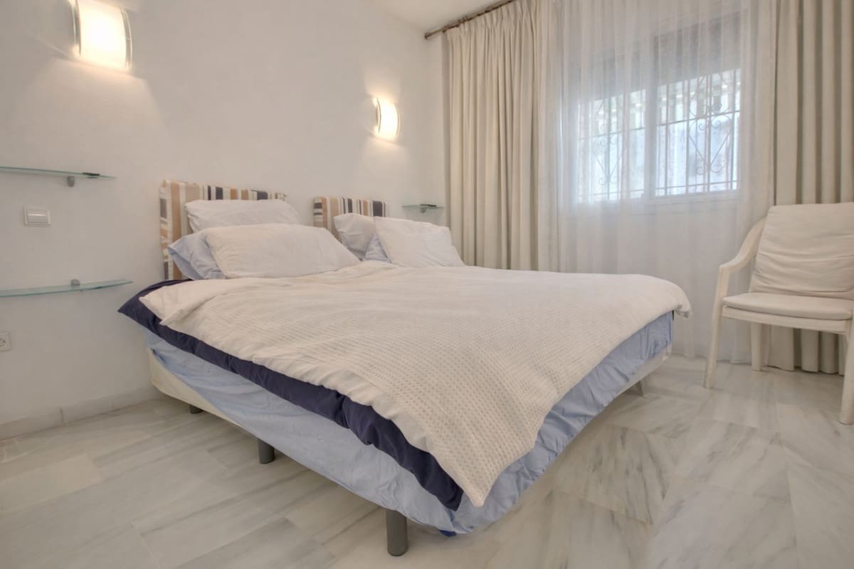 3 Zimmer Apartment zu verkaufen in Miraflores mit Pool Garage - 450.000 € (Ref: 9683291)