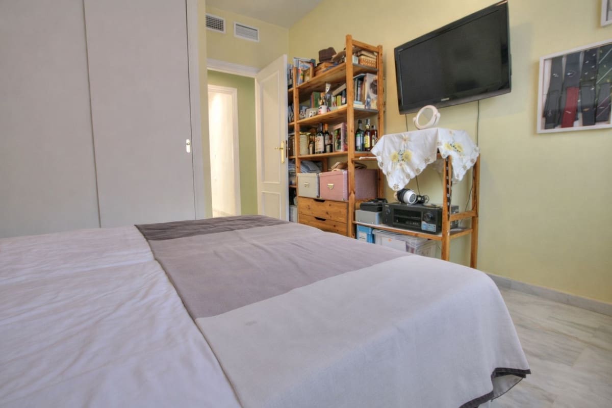 3 Zimmer Apartment zu verkaufen in Miraflores mit Pool Garage - 450.000 € (Ref: 9683291)