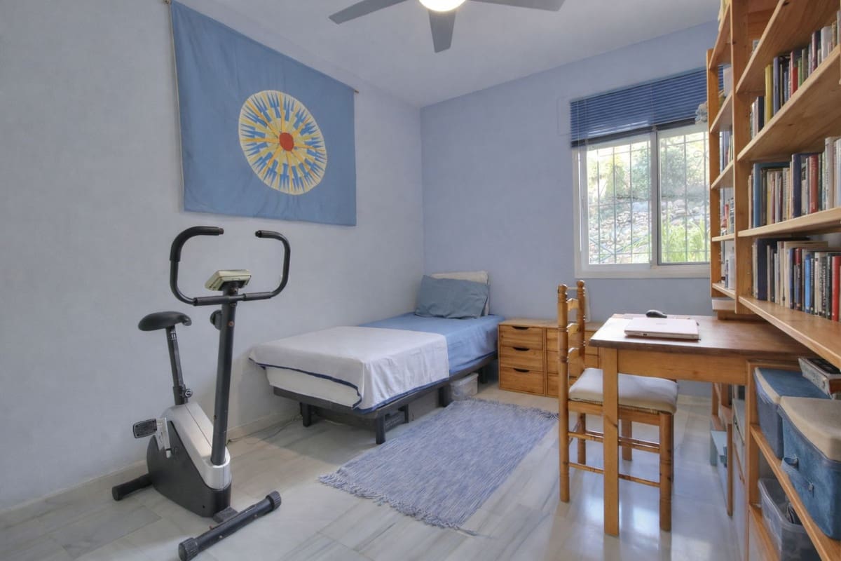 3 Zimmer Apartment zu verkaufen in Miraflores mit Pool Garage - 450.000 € (Ref: 9683291)