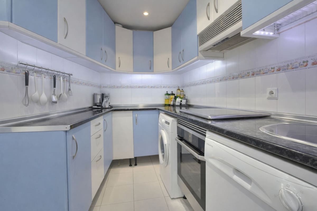 Apartamento de 3 habitaciones en Miraflores en venta con piscina garaje - 450.000 € (Ref: 9683291)
