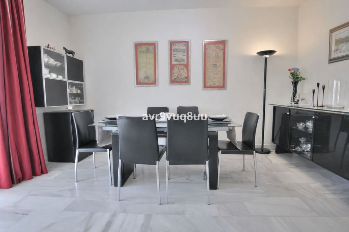 3 bedroom Apartment for sale in Miraflores with pool garage - € 395,000 (Ref: 9683291)