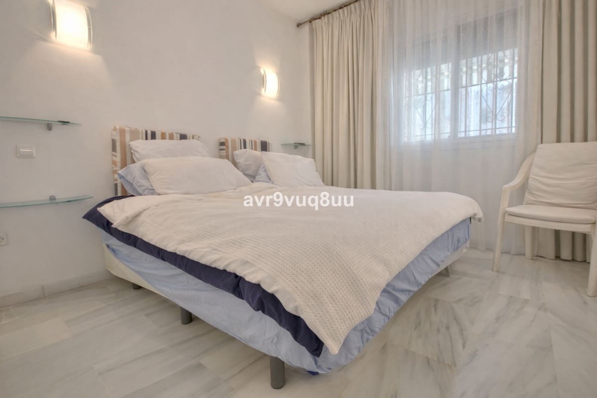 3 bedroom Apartment for sale in Miraflores with pool garage - € 395,000 (Ref: 9683291)