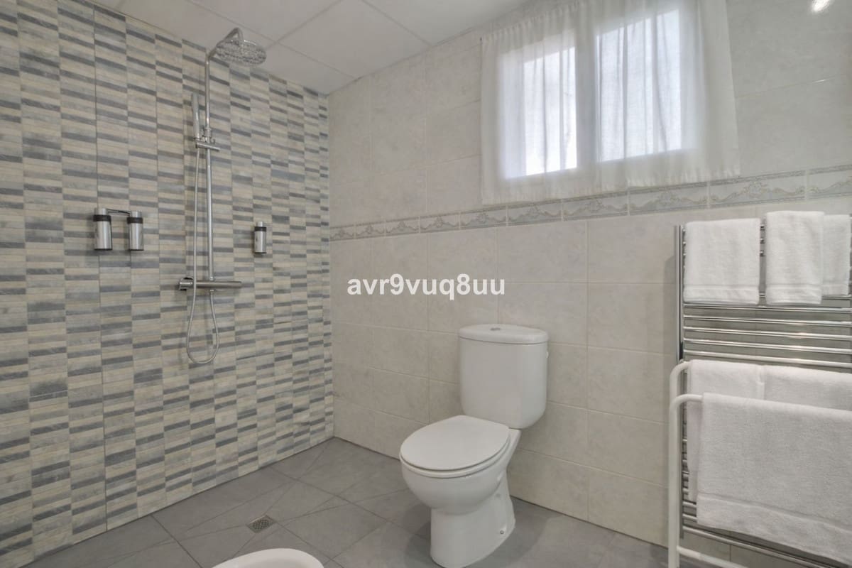 3 bedroom Apartment for sale in Miraflores with pool garage - € 395,000 (Ref: 9683291)