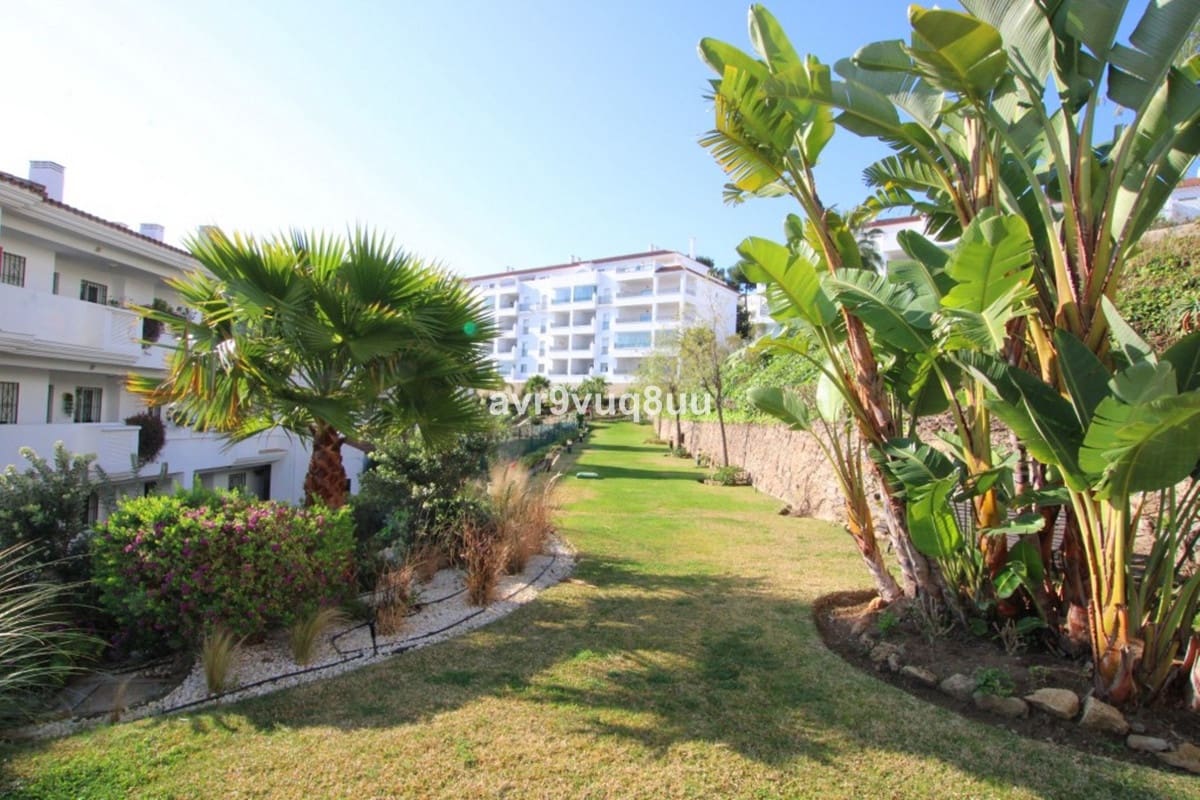 3 bedroom Apartment for sale in Miraflores with pool garage - € 395,000 (Ref: 9683291)