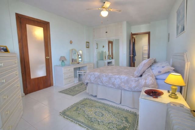 2 makuuhuone Kattohuoneisto myytävänä paikassa La Cala de Mijas, Mijas mukana uima-altaan 
autotalli - 265 000 € (Ref: 9683324)