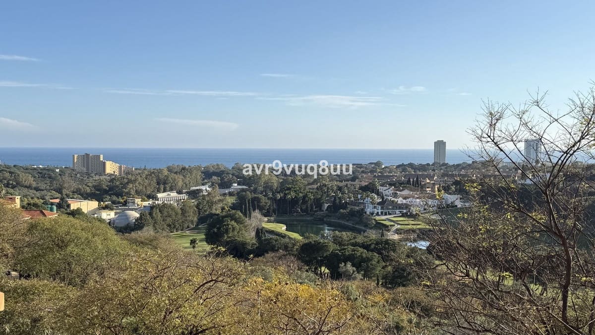 2 makuuhuone Huoneisto myytävänä paikassa Elviria mukana uima-altaan 
autotalli - 449 950 € (Ref: 9697917)
