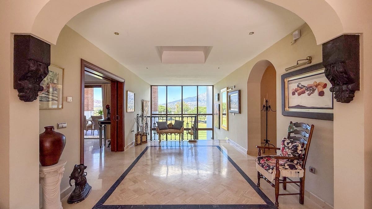 4 bedroom Villa for sale in La Cala Golf with pool - € 1,899,500 (Ref: 9751101)