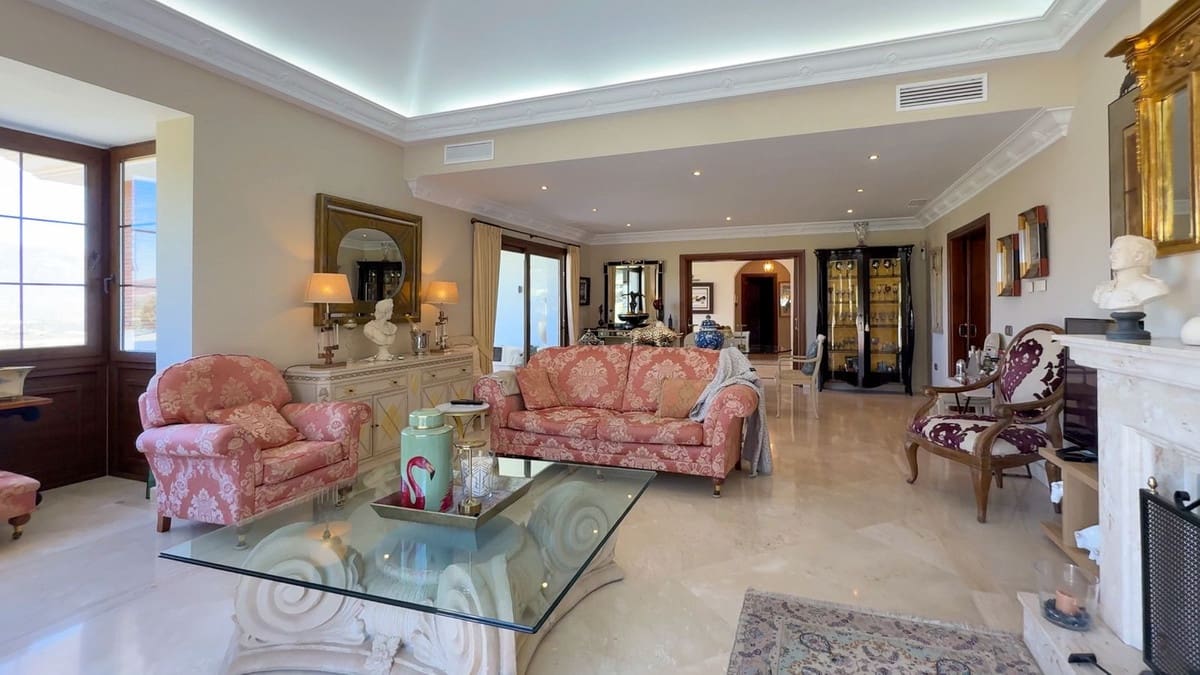 4 bedroom Villa for sale in La Cala Golf with pool - € 1,899,500 (Ref: 9751101)