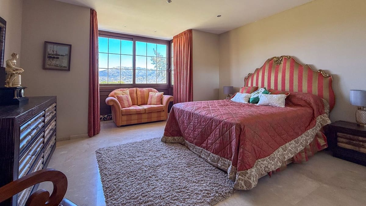 4 bedroom Villa for sale in La Cala Golf with pool - € 1,899,500 (Ref: 9751101)