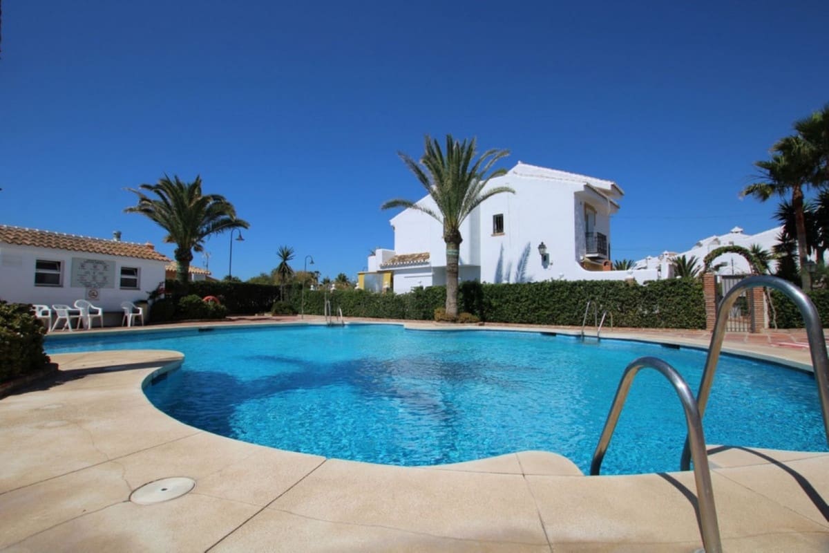 3 bedroom Townhouse for sale in La Cala de Mijas with pool - € 675,000 (Ref: 9770907)