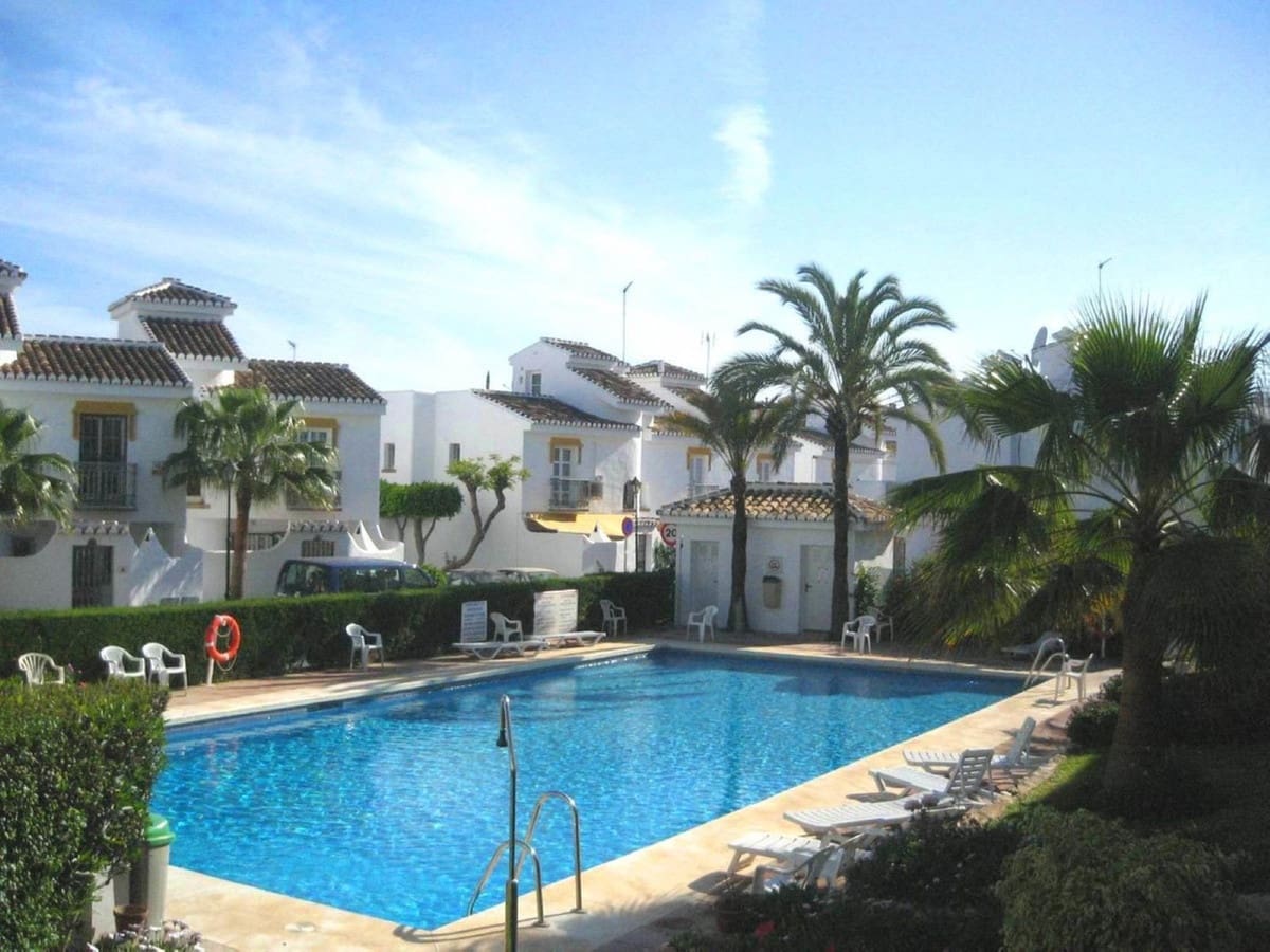 3 bedroom Townhouse for sale in La Cala de Mijas with pool - € 675,000 (Ref: 9770907)