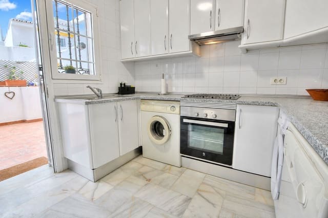 Casa de 3 habitaciones en La Cala de Mijas, Mijas en venta con piscina - 650.000 € (Ref: 9770907)