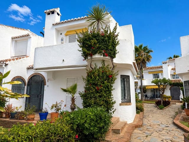 Casa de 3 habitaciones en La Cala de Mijas, Mijas en venta con piscina - 650.000 € (Ref: 9770907)