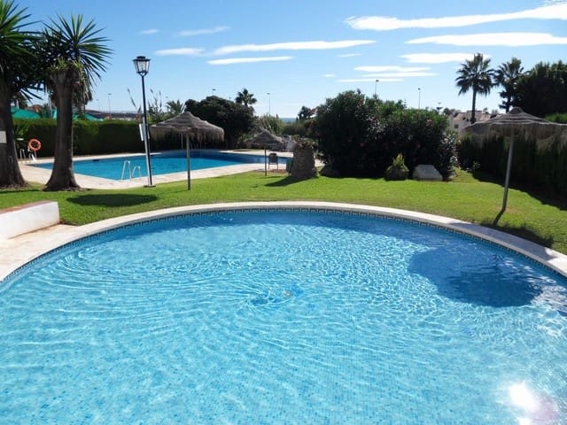 2 soveværelse Lejlighed til salg i La Cala de Mijas, Mijas med swimmingpool - € 325.000 (Ref: 9771872)