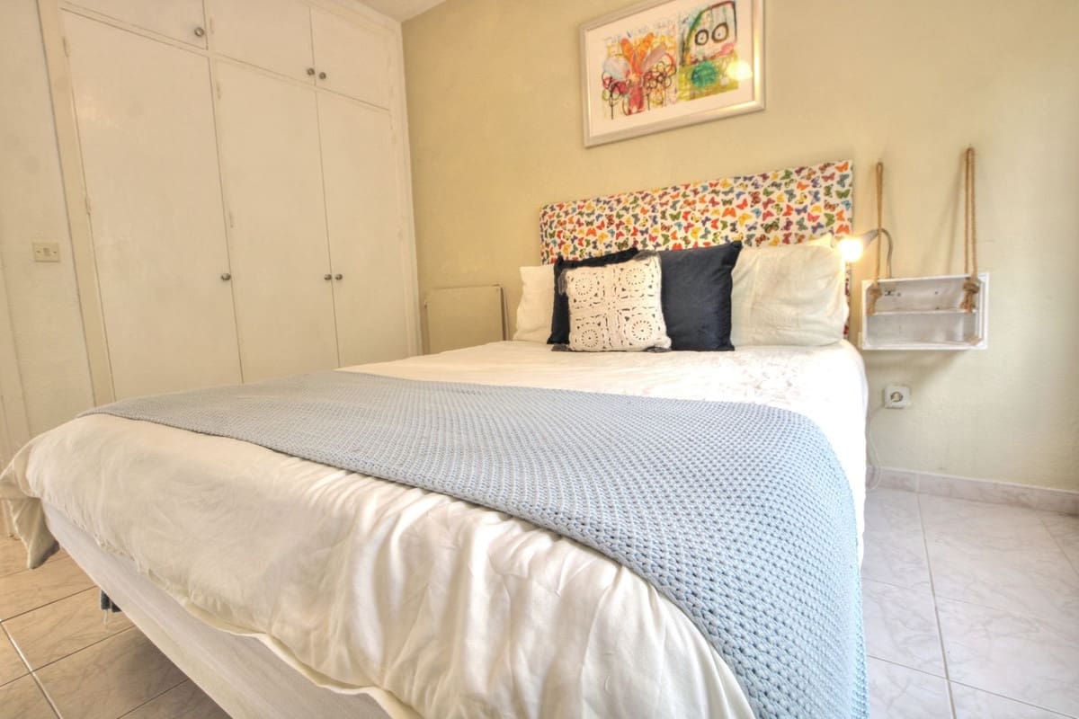 2 makuuhuone Huoneisto myytävänä paikassa La Cala de Mijas mukana uima-altaan - 275 000 € (Ref: 9771872)