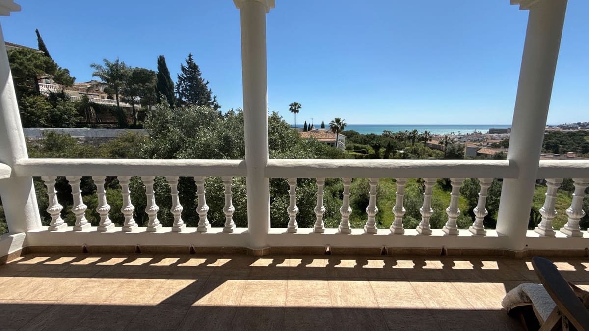 4 chambre Villa/Maison à vendre à La Cala de Mijas avec piscine - 899 950 € (Ref: 9780049)