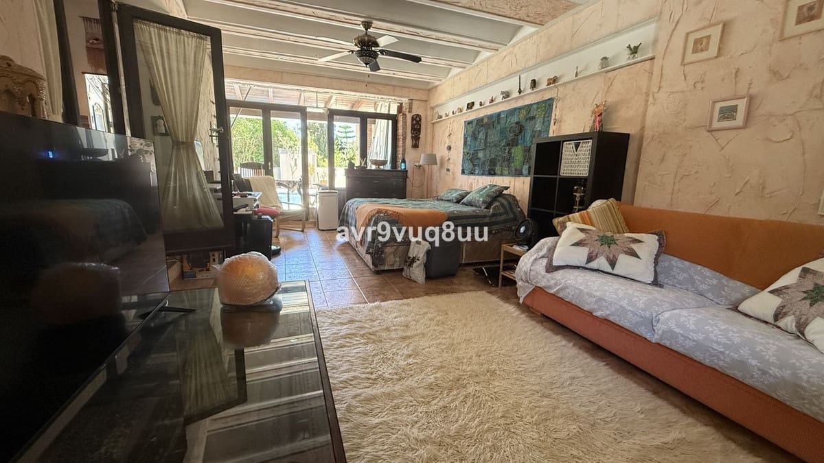 4 bedroom Villa for sale in La Cala de Mijas with pool - € 849,950 (Ref: 9780049)