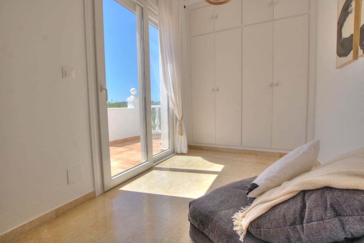 2 sypialnia Dom blizniak na sprzedaż w El Chaparral z basenem - 695 000 € (Ref: 9784509)