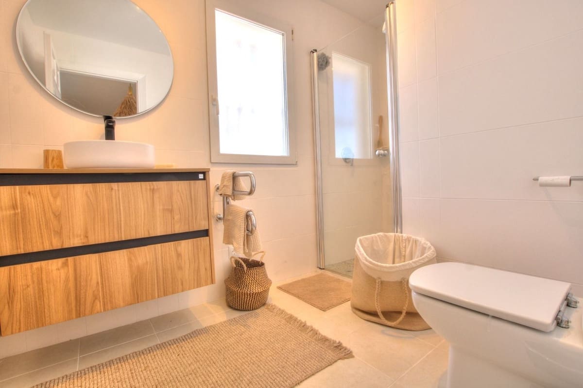2 sypialnia Dom blizniak na sprzedaż w El Chaparral z basenem - 695 000 € (Ref: 9784509)