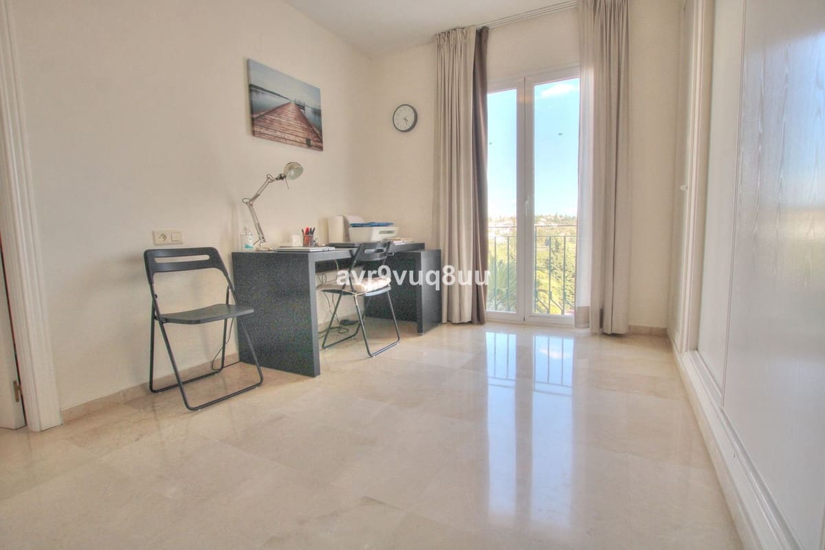 4 bedroom Penthouse for sale in Mijas Golf with pool garage - € 549,950 (Ref: 9789794)